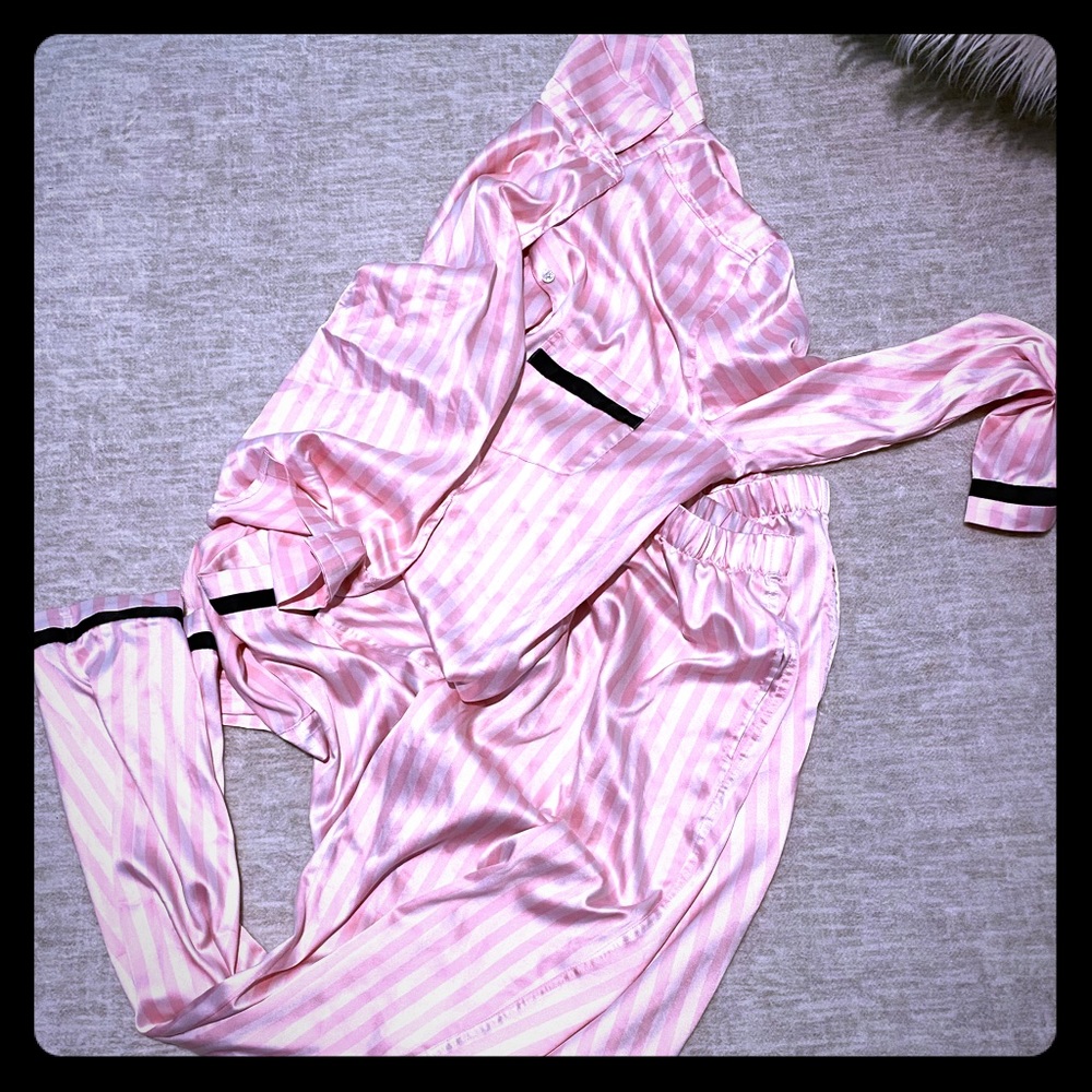 Victoria’s Secret sleep set